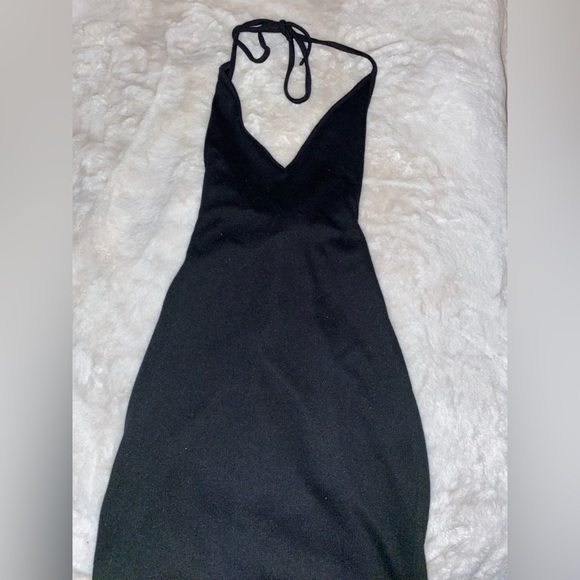BLACK BACKLESS BODYCON DRESS - Picture 1 of 3